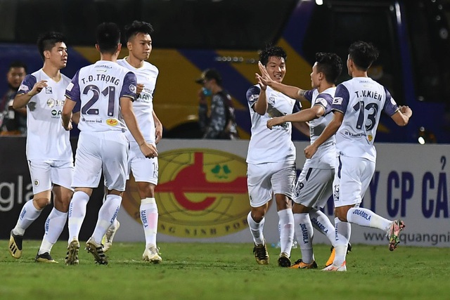 CLB Hà Nội 4-0 Than Quảng Ninh: Quang Hải rực sáng - 19