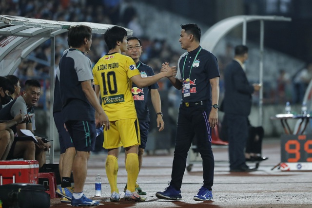 7 cầu thủ của Kiatisuk lên đội tuyển Việt Nam, báo Thái Lan lo lắng - 1
