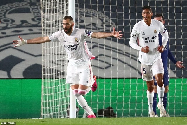 Benzema lập siêu phẩm, Real Madrid may mắn hòa Chelsea - 7