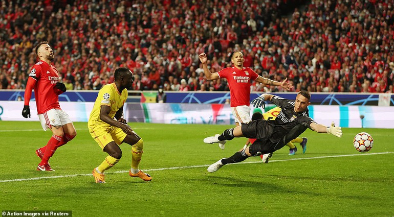 Liverpool mở toang cánh cửa vào bán kết Champions League - 4