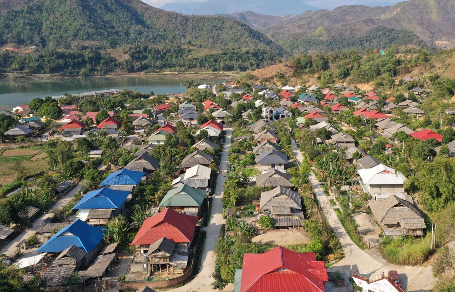 Thực hiện Nghị quyết 30a: "EVN rất vui mừng vì đã góp phần giúp bà con miền núi thoát nghèo"