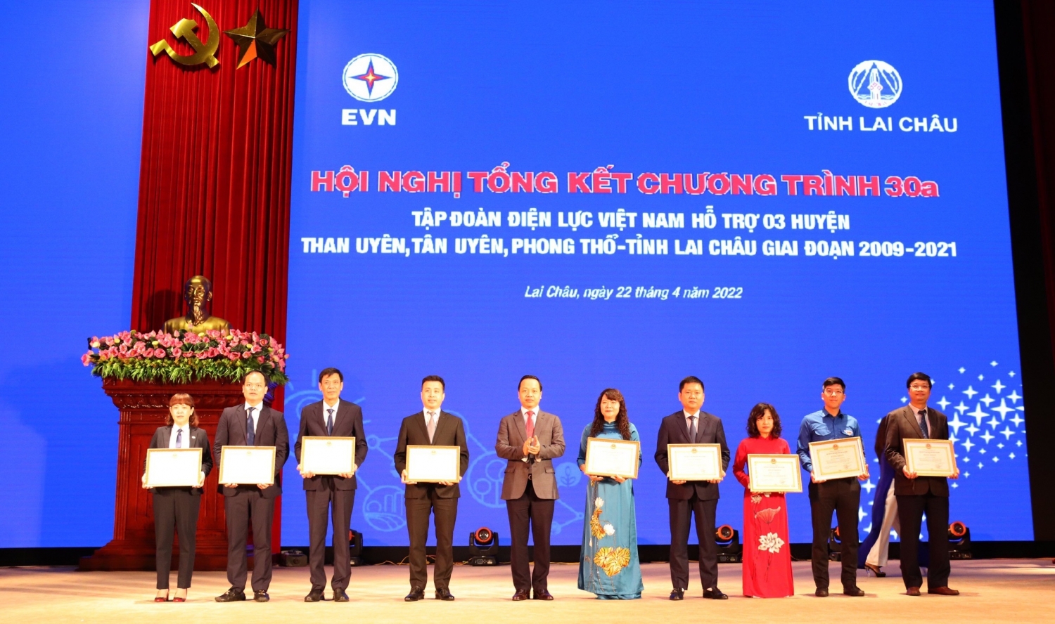 EVN đã thực hiện gần 1.000 tỷ hỗ trợ 3 huyện nghèo của Lai Châu