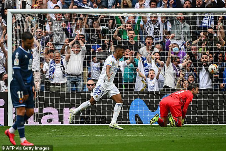 Real Madrid vô địch La Liga sớm 4 vòng đấu - 1