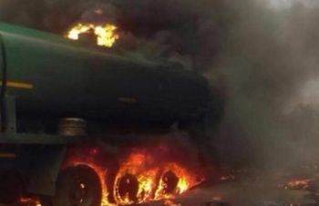 Xe bồn chở xăng phát nổ ở Niger, 55 người hôi của thiệt mạng