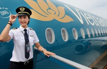 Vietnam Airlines niêm yết với định giá 2,5 tỷ USD, giới đầu tư vẫn “khư khư” giữ tiền
