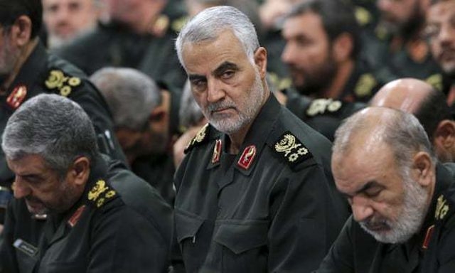 Tướng Iran lệnh chuẩn bị chiến tranh, tàu sân bay Mỹ vào vị trí