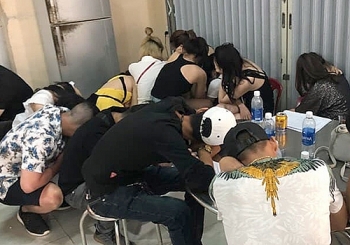 Cảnh sát đột kích quán bar lớn nhất Đà Nẵng