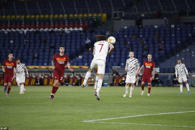 Man Utd thua AS Roma trong ngày Cavani lập cú đúp - 7