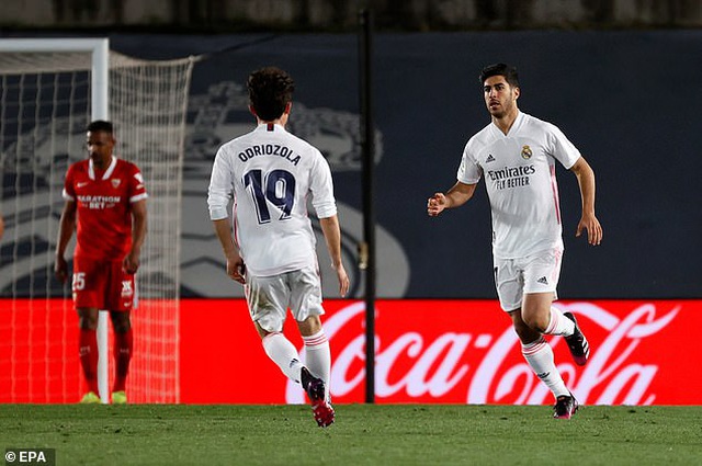 Hòa nghẹt thở Sevilla, Real Madrid lỡ cơ hội soán ngôi Atletico - 3