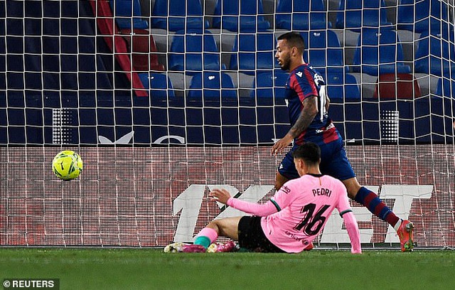 Messi ghi bàn, Barcelona vẫn hòa thất vọng và cơ hội vô địch mong manh - 2