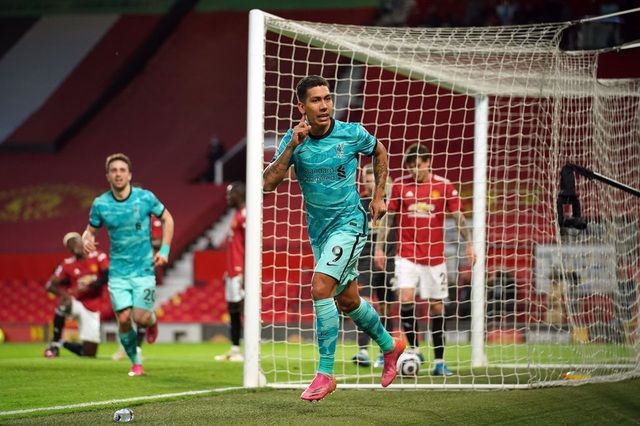 Man Utd 2-4 Liverpool: The Kop đánh sập Old Trafford - 9