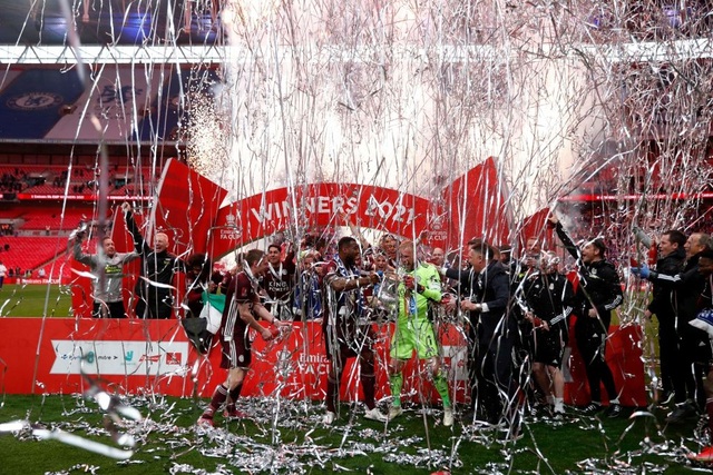 Sau 137 năm chờ đợi, Leicester đã ghi tên vào lịch sử FA Cup - 12