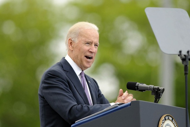 Ông Biden: Mỹ phải đảm bảo tự do hàng hải ở Biển Đông - 1