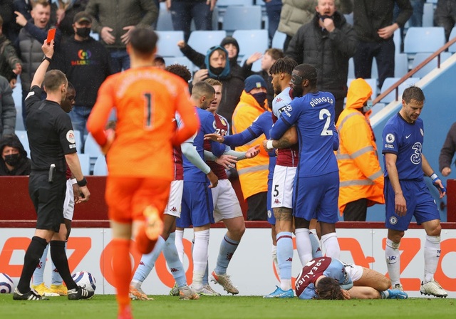 Sập bẫy ở Villa Park, Chelsea thoát thảm họa nhờ Tottenham - 6