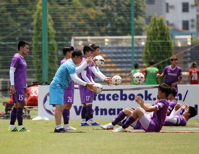 HLV Park Hang Seo loại Anh Đức khỏi danh sách tuyển Việt Nam sang UAE - 2