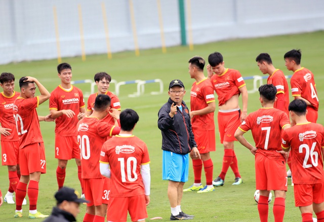 HLV Park Hang Seo cầu toàn với danh sách 29 tuyển thủ đi UAE - 1