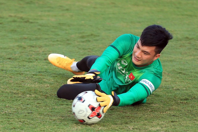 CLB của Văn Lâm có cầu thủ dính Covid-19, đội tuyển Việt Nam lo lắng - 2