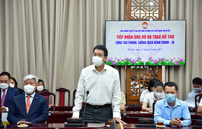 VietinBank trao tặng Hà Nội 5 tỷ đồng phòng, chống dịch COVID-19