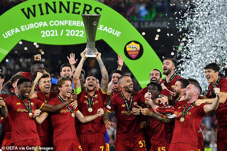 Mourinho cùng AS Roma lên ngôi vô địch Europa Conference League - 8
