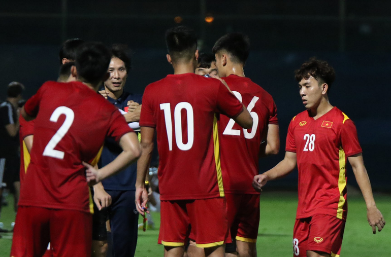 U23 Việt Nam thua đậm UAE: HLV Gong Oh Kyun mạo hiểm với lối chơi tấn công? - 1
