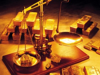 Vàng trong nước lao dốc không phanh, mất 200.000 đồng/lượng