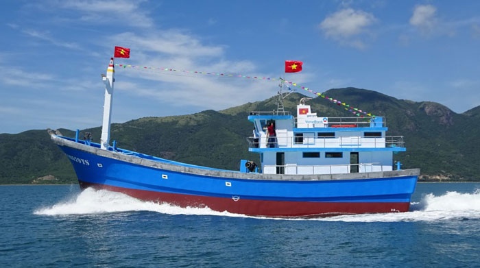 VietinBank Phú Yên hạ thủy tàu cá vỏ Composite