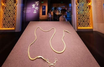 Tìm được dây chuyền vàng 800 năm tuổi trong xác tàu đắm Trung Quốc
