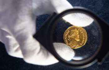 Ăn may vớ đồng xu vàng hiếm có, bán được hơn 16 tỷ đồng