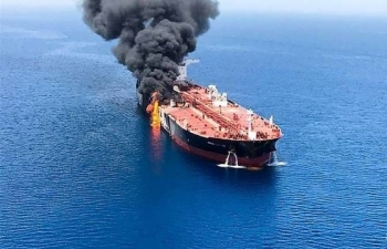 Iran nổi giận vì bình luận của Anh về vụ tấn công tàu chở dầu, triệu tập đại sứ