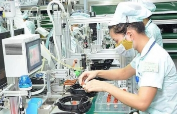 Trung Quốc phá giá đồng tiền, linh kiện, vải may giá rẻ tràn vào Việt Nam