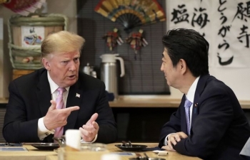 Ông Trump: Nếu Mỹ bị tấn công, Nhật Bản chỉ việc xem qua tivi