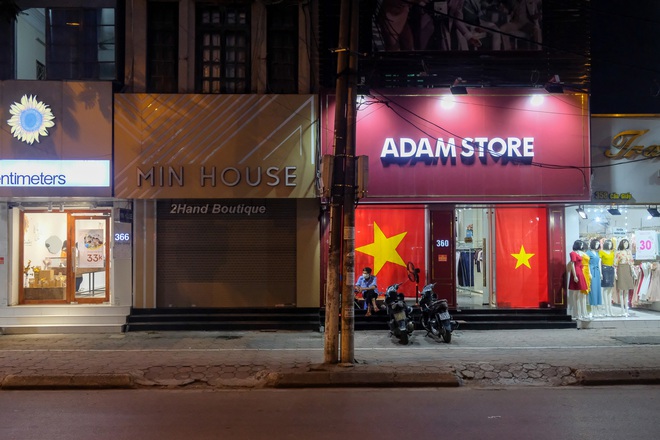 Những con phố thời trang ở Hà Nội: Ngày ế ẩm, tối tắt đèn đi ngủ sớm - 14