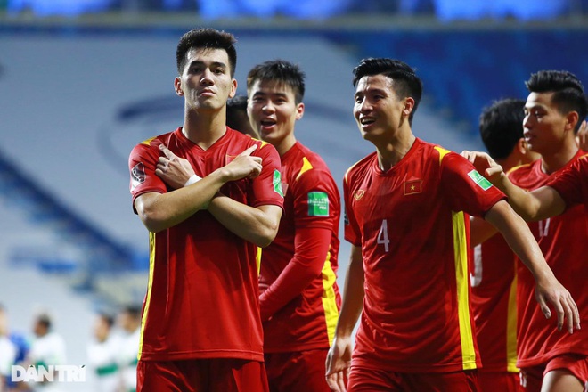 Việt Nam 4-0 Indonesia: Duyên ngầm của Công Phượng - 1