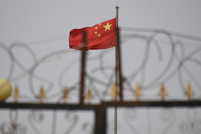 Trung Quốc trả đũa các lệnh trừng phạt, giới doanh nghiệp châu Âu lo ngại - 1