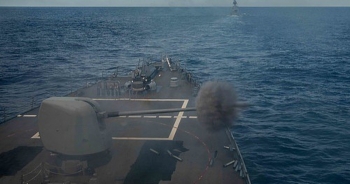 Tàu chiến Mỹ - Australia tập trận bắn đạn thật trên Biển Đông
