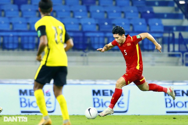 Cầu thủ nào chơi hay nhất của đội tuyển Việt Nam ở trận gặp Malaysia? - 2