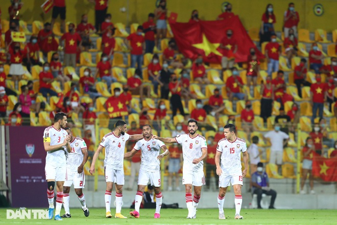 HLV UAE: Chúng tôi suýt chút nữa bị đội tuyển Việt Nam cầm hòa - 1