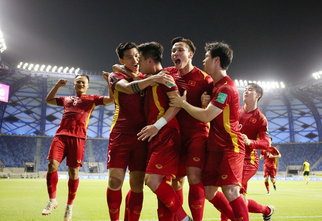 Vòng loại cuối World Cup: Đội tuyển Việt Nam có thể… mất Tết - 1