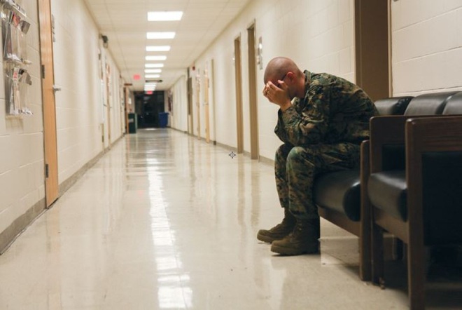 Mỹ báo động chuyện quân nhân tự tử nhiều gấp 4 lần chết trên chiến trường - 1