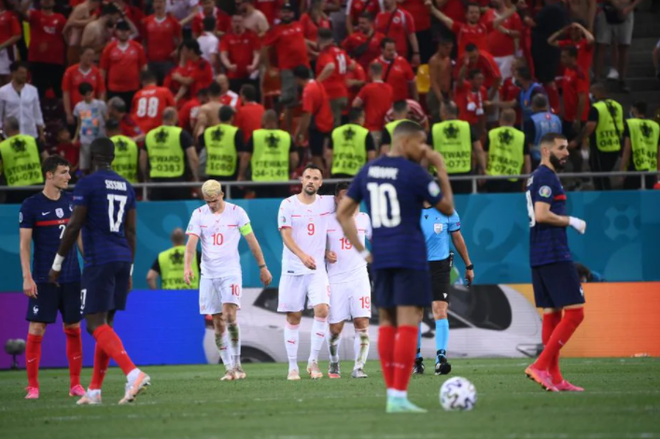 Nỗi đau xé lòng của Mbappe khi hóa tội đồ khiến Pháp bị loại ở Euro 2020 - 12