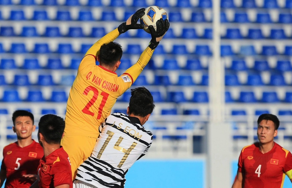 Màn trình diễn ấn tượng của thủ môn Văn Chuẩn trước U23 Hàn Quốc