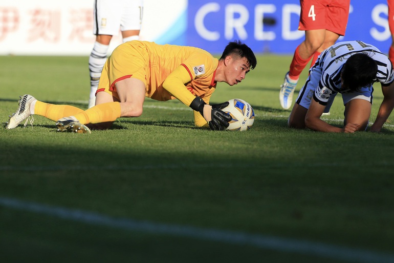 Màn trình diễn ấn tượng của thủ môn Văn Chuẩn trước U23 Hàn Quốc - 2