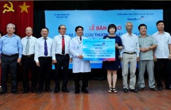 VietinBank tài trợ xe ô tô cứu thương chất lượng cao cho Phú Yên