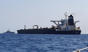 Iran gọi vụ Anh bắt tàu dầu là "cướp biển"