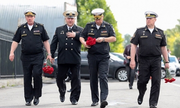 Nga an táng 14 thủy thủ thiệt mạng trong vụ cháy tàu ngầm