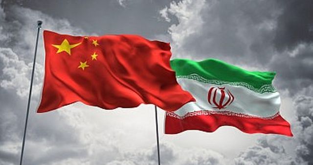 Hàng triệu thùng dầu Iran đang được chất đống tại các cảng Trung Quốc, bất chấp lệnh trừng phạt của Mỹ