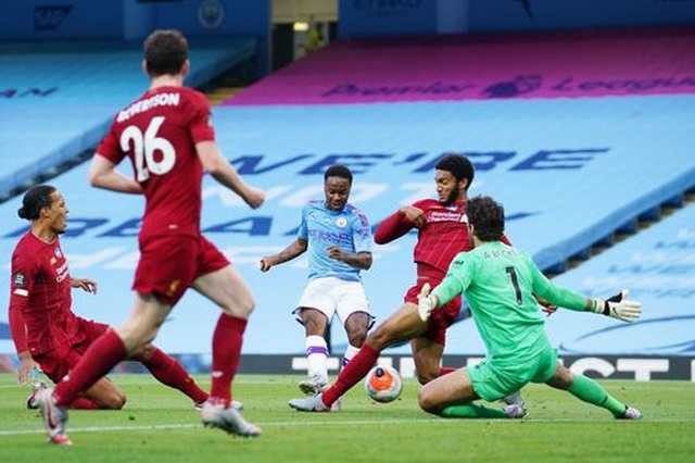 Man City 4-0 Liverpool: Nhà ĐKVĐ nhận trái đắng
