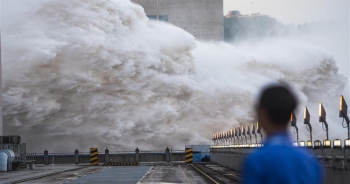 Lũ sông Dương Tử đổ bộ, mực nước hồ chứa đập Tam Hiệp dâng cao kỷ lục