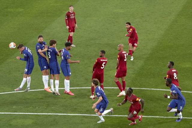 Liverpool 5-3 Chelsea: Cuộc rượt đuổi quyết liệt