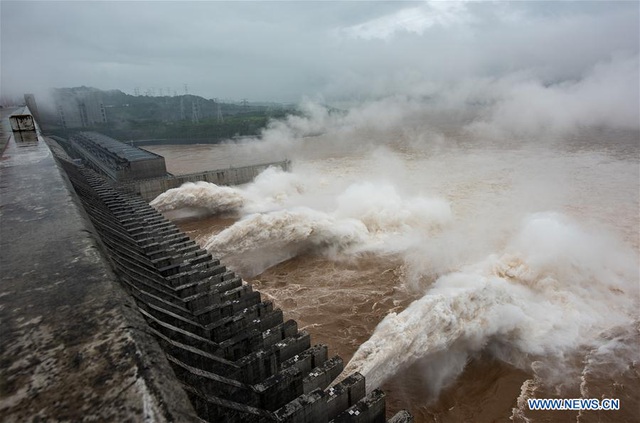 Sông Dương Tử đón lũ lần 3, Trung Quốc lo điều tồi tệ nhất chưa tới
